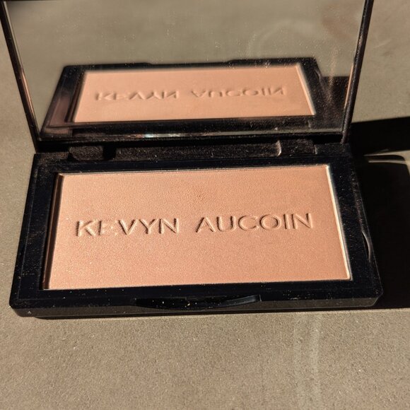 Kevyn Aucoin Beauty | The Neo-Bronzer | Sunrise Light - Picture 14 of 16